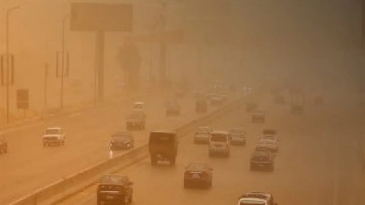 تقلبات مفاجئة.. الأرصاد تحذر من ظواهر جوية تضرب المحافظات خلال ساعات